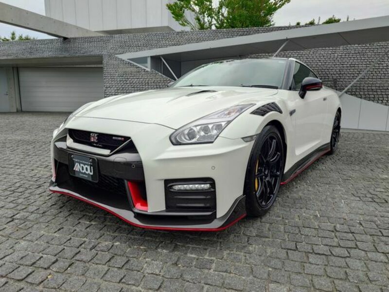 NISSAN GT-R