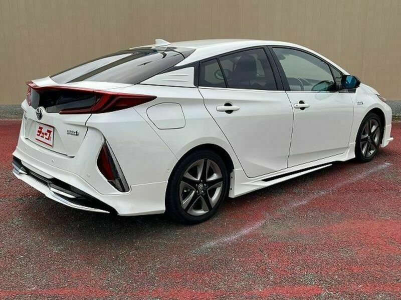 PRIUS PHV