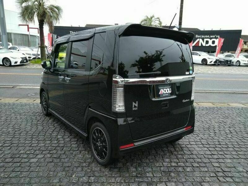 N BOX CUSTOM