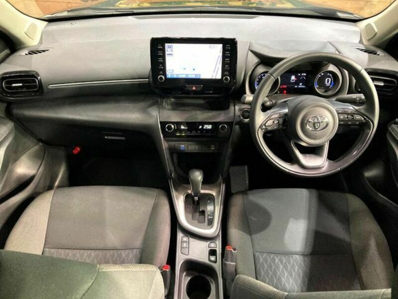 YARIS CROSS