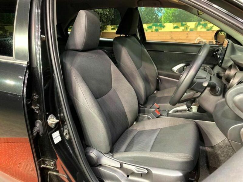 YARIS CROSS