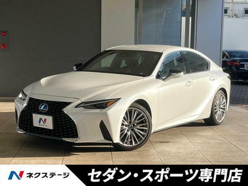 LEXUS IS