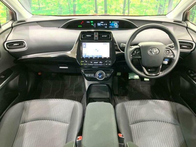 PRIUS PHV