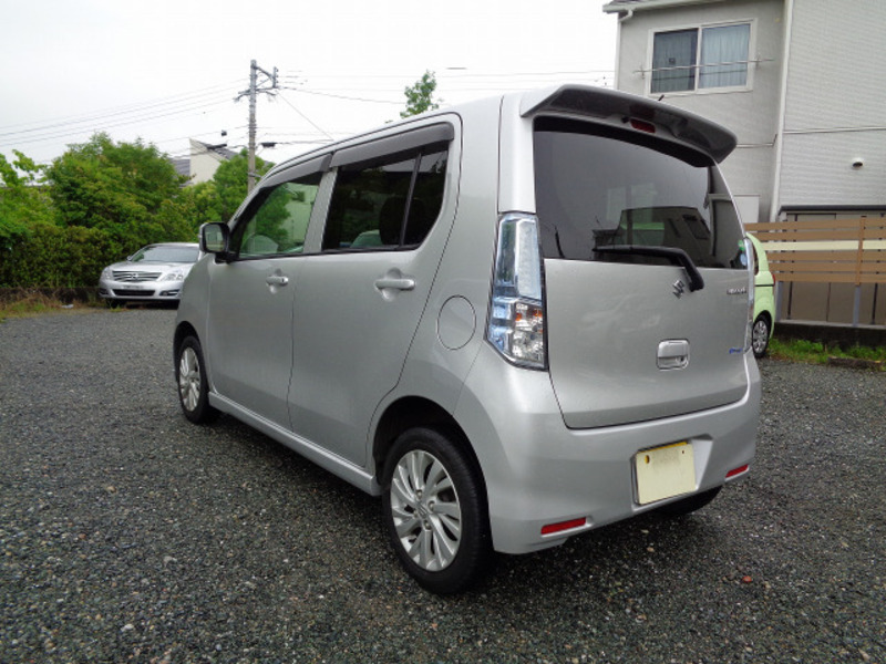 WAGON R