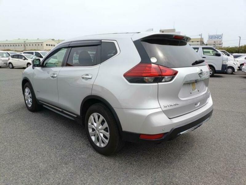 X-TRAIL