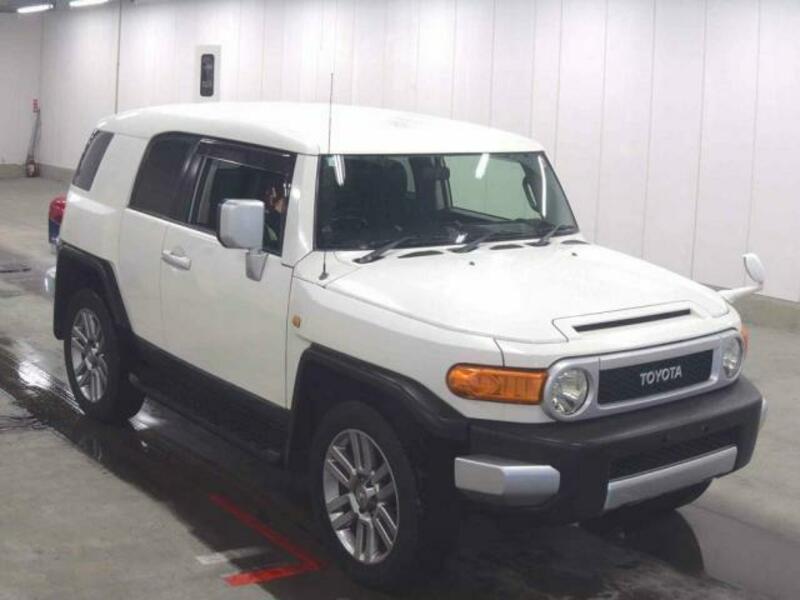 TOYOTA FJ CRUISER