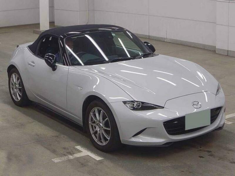ROADSTER-0