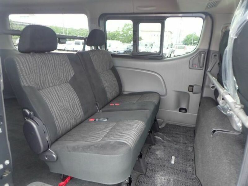 NV350 CARAVAN-20