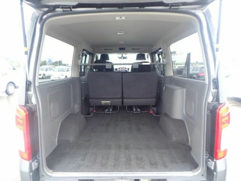 NV350 CARAVAN-22