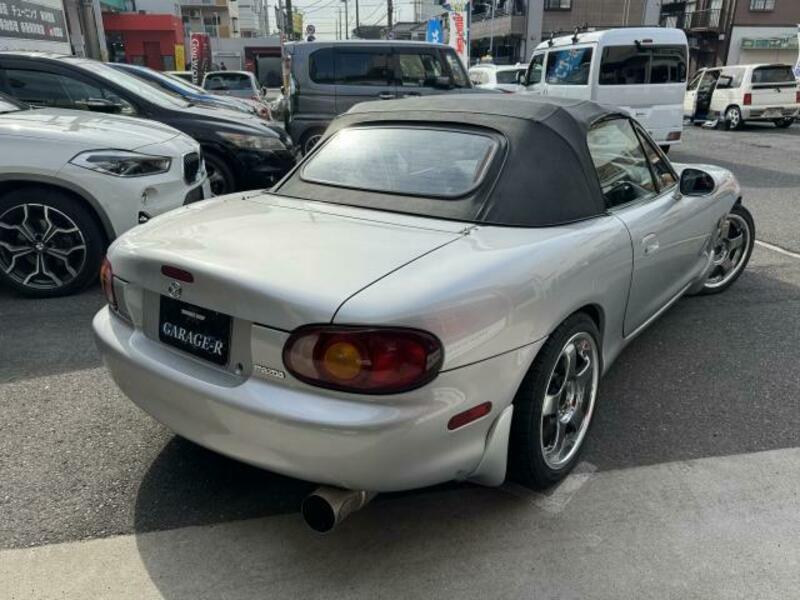 ROADSTER