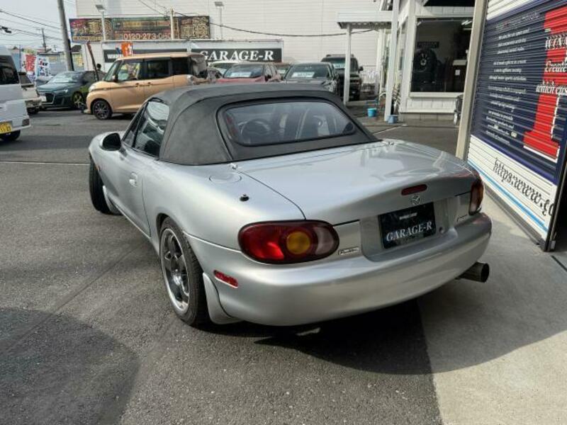 ROADSTER