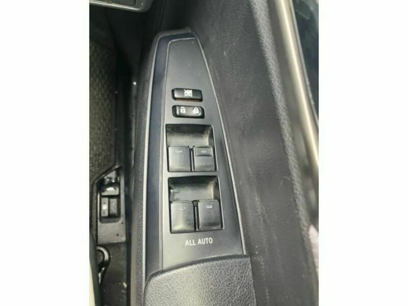 COROLLA AXIO