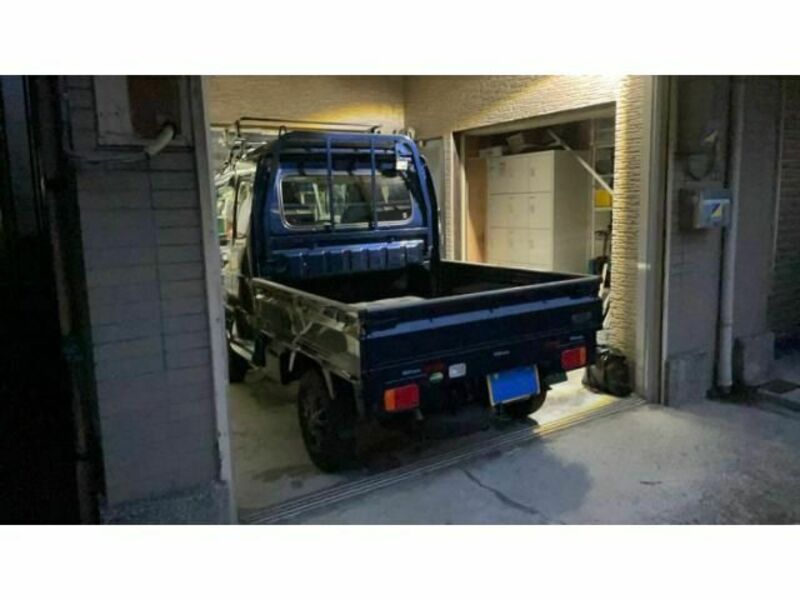 CARRY TRUCK
