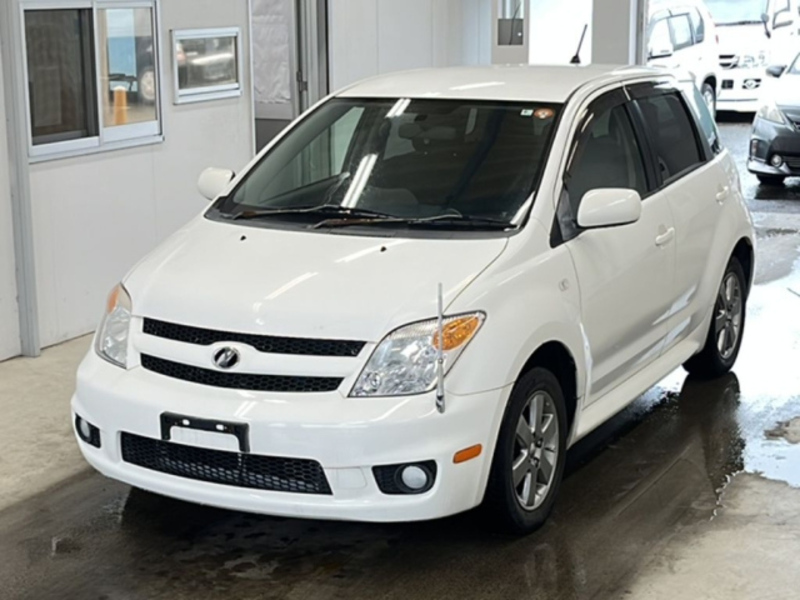 TOYOTA IST