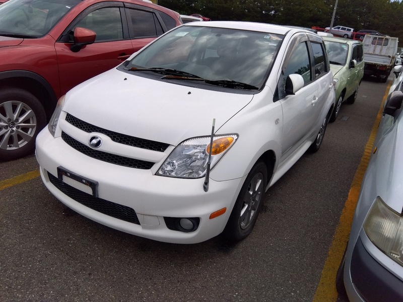 TOYOTA IST