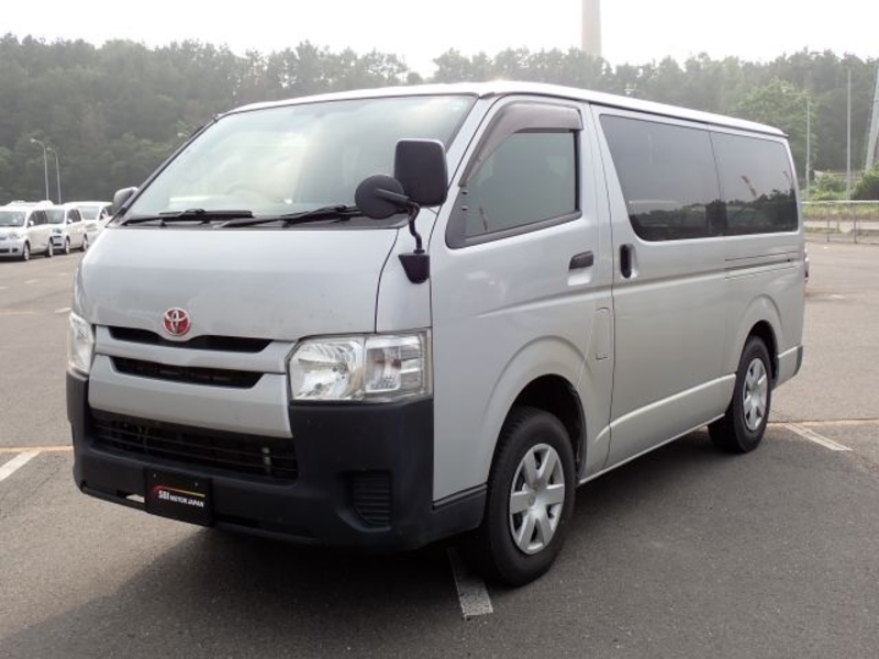 TOYOTA Regiusace Van