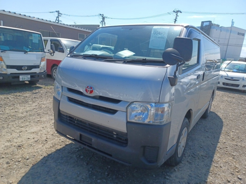TOYOTA Regiusace Van