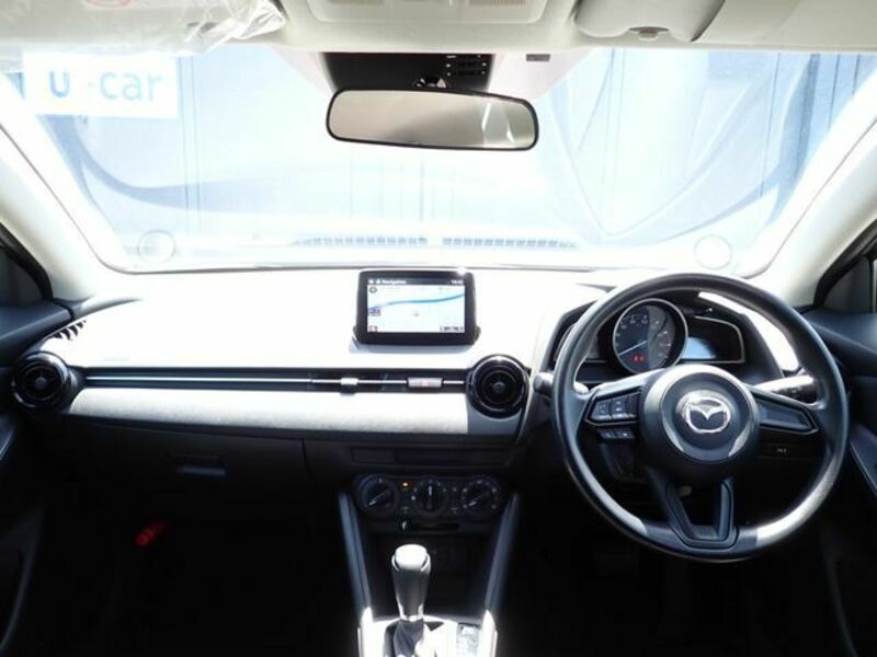 MAZDA2