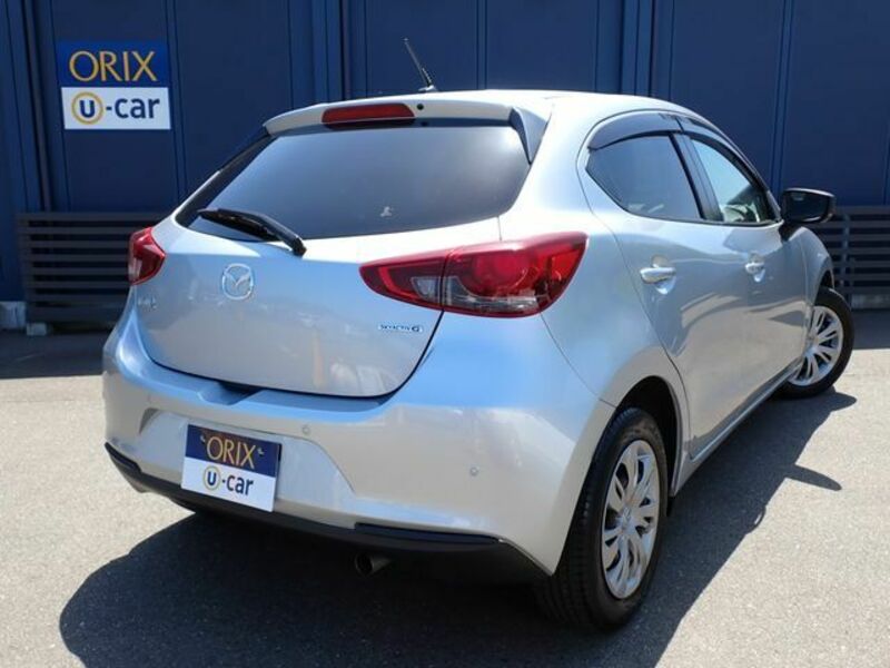 MAZDA2
