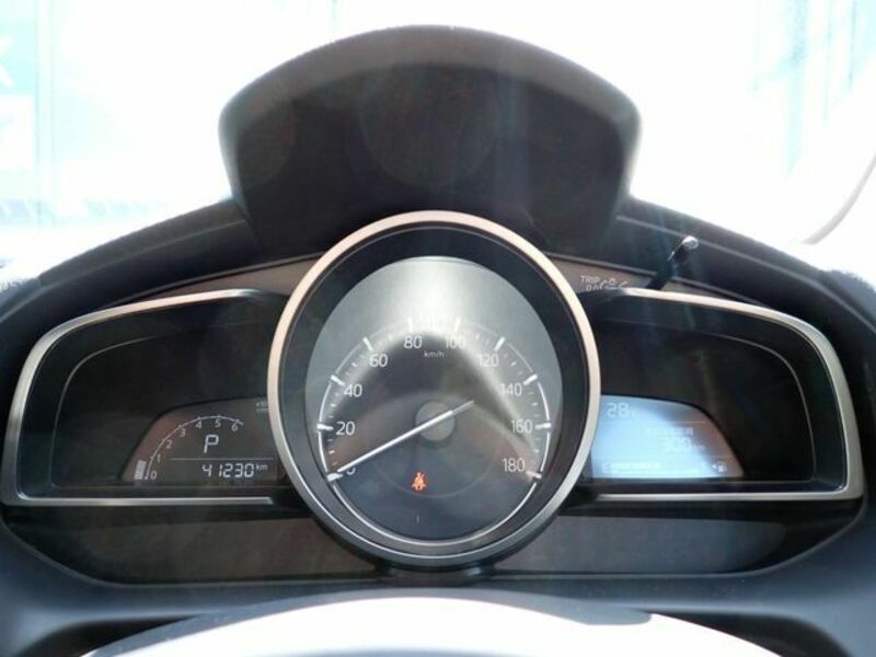 MAZDA2