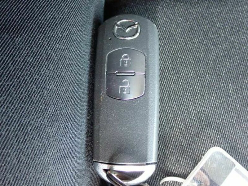 MAZDA2