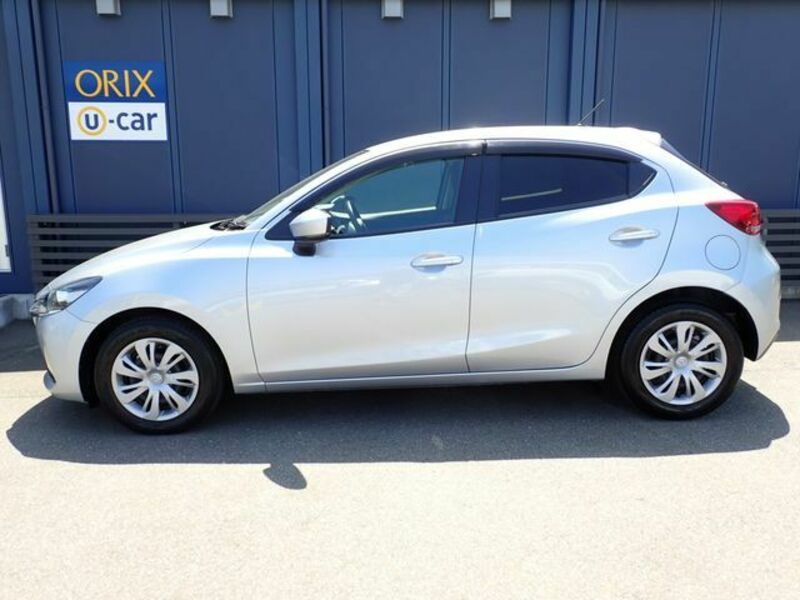 MAZDA2