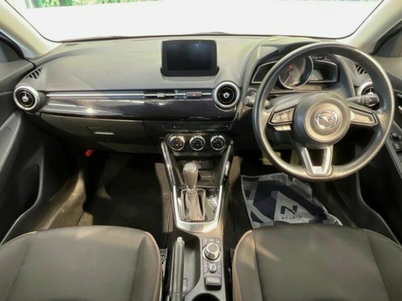MAZDA2