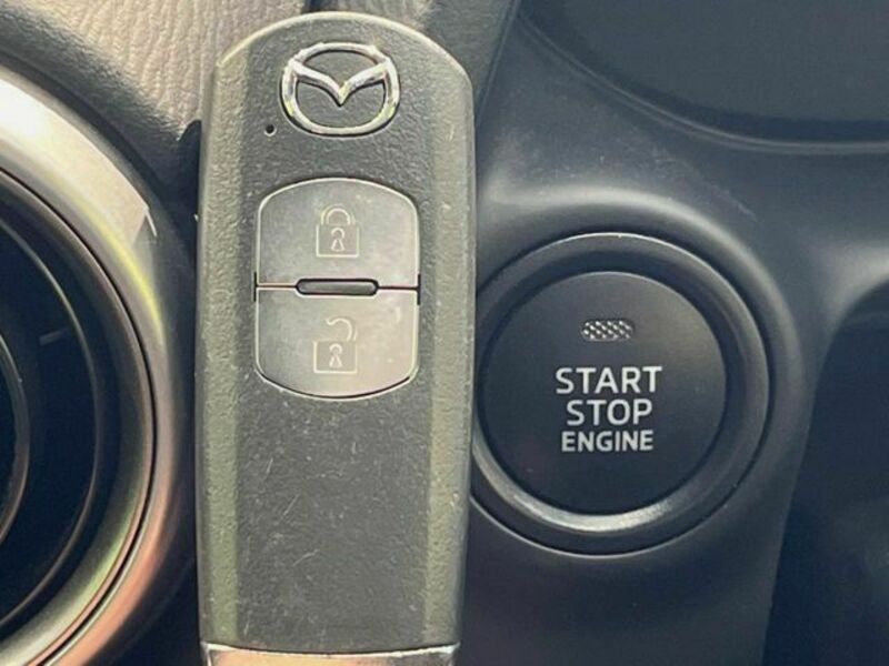 MAZDA2