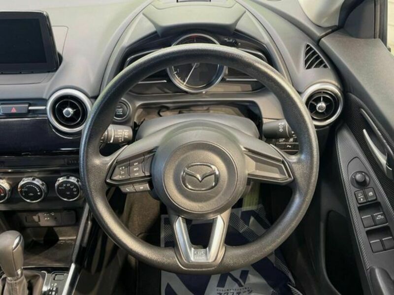 MAZDA2