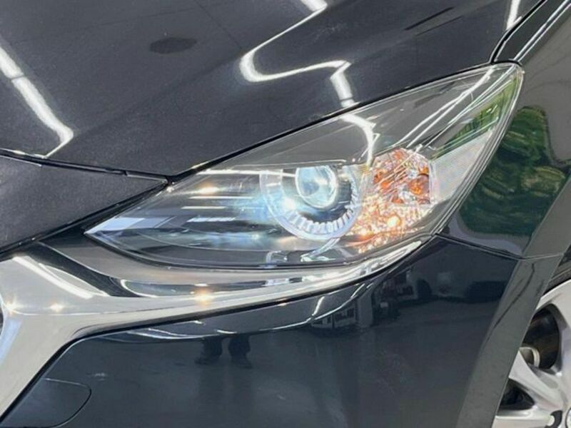 MAZDA2