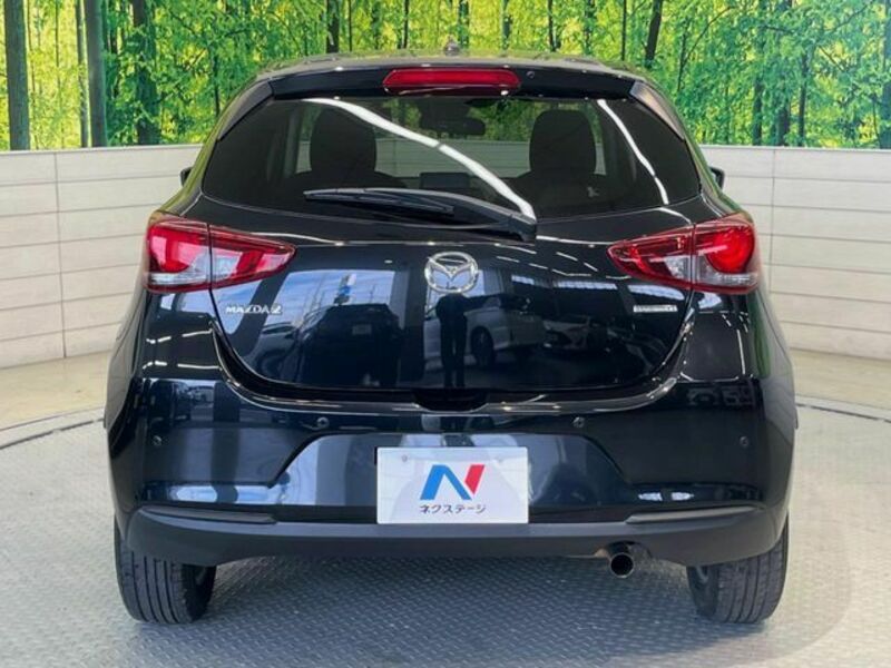 MAZDA2