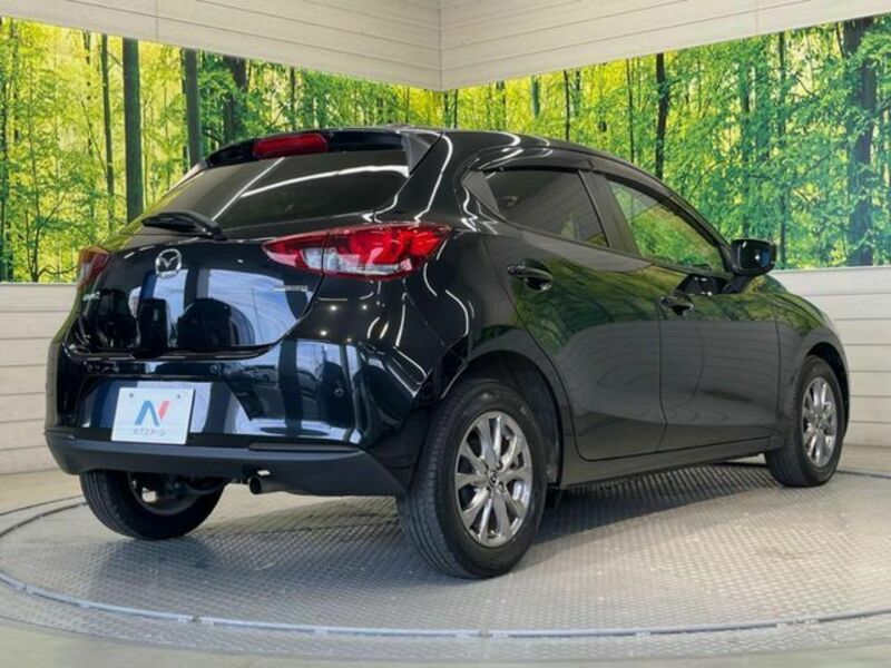 MAZDA2