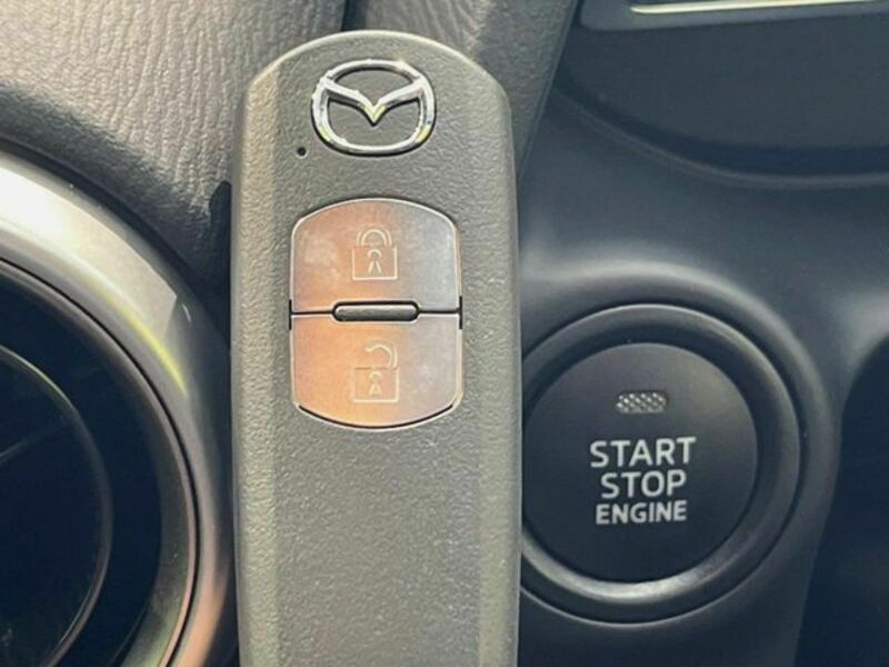 MAZDA2
