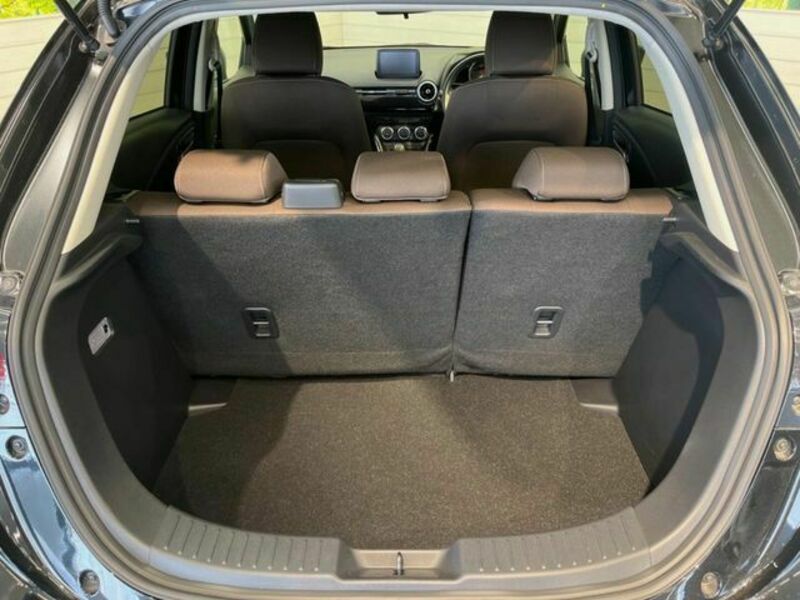 MAZDA2