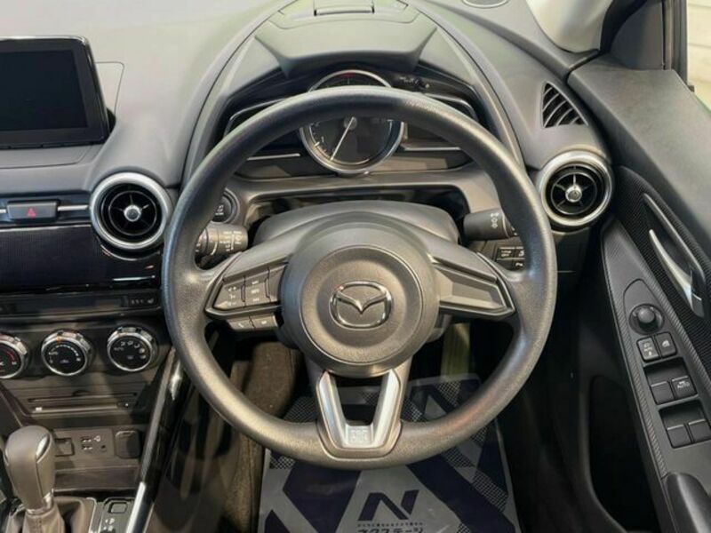 MAZDA2