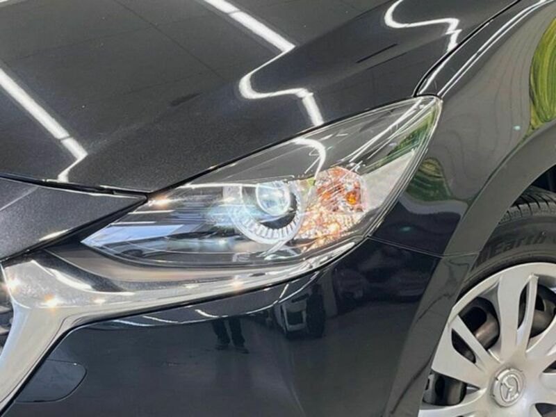 MAZDA2