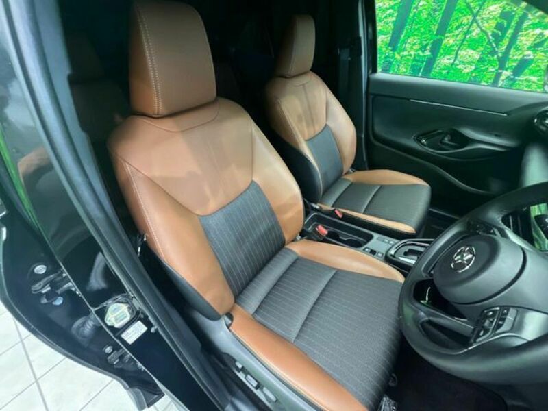 YARIS CROSS