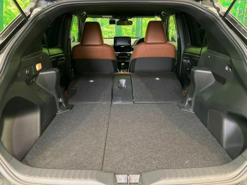 YARIS CROSS