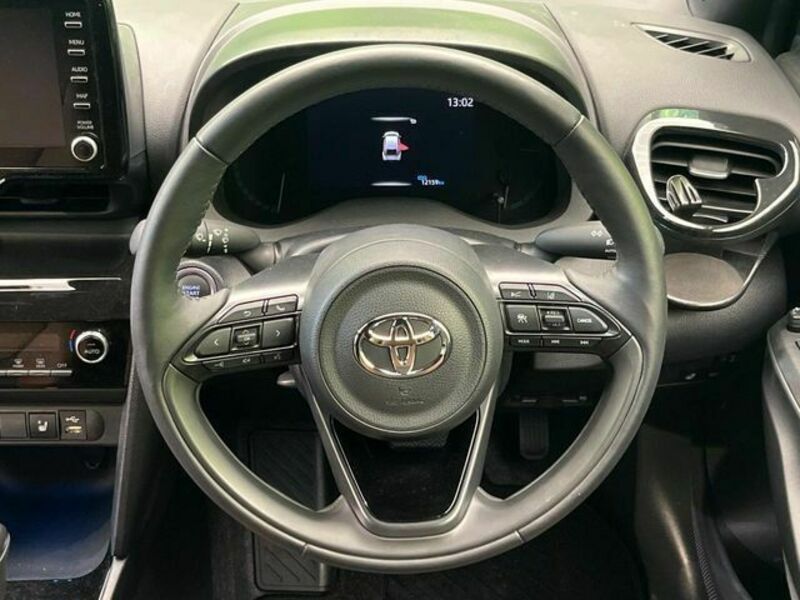 YARIS CROSS