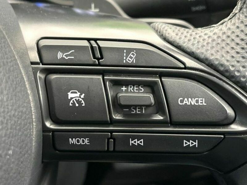 YARIS CROSS