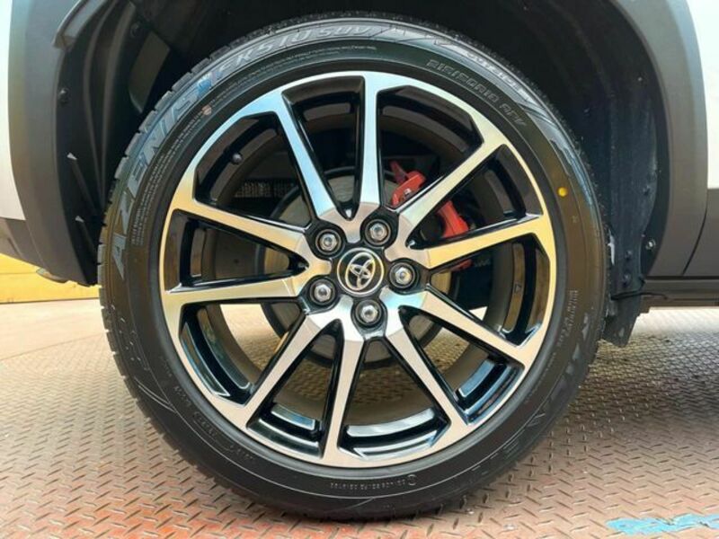 YARIS CROSS