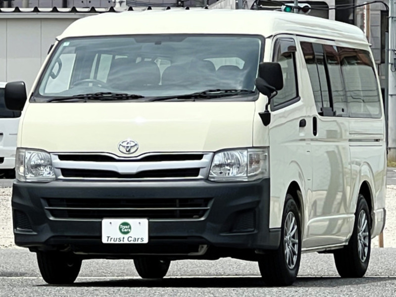 TOYOTA HIACE