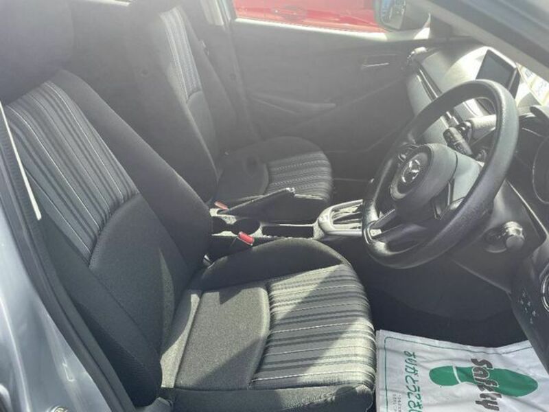 MAZDA2