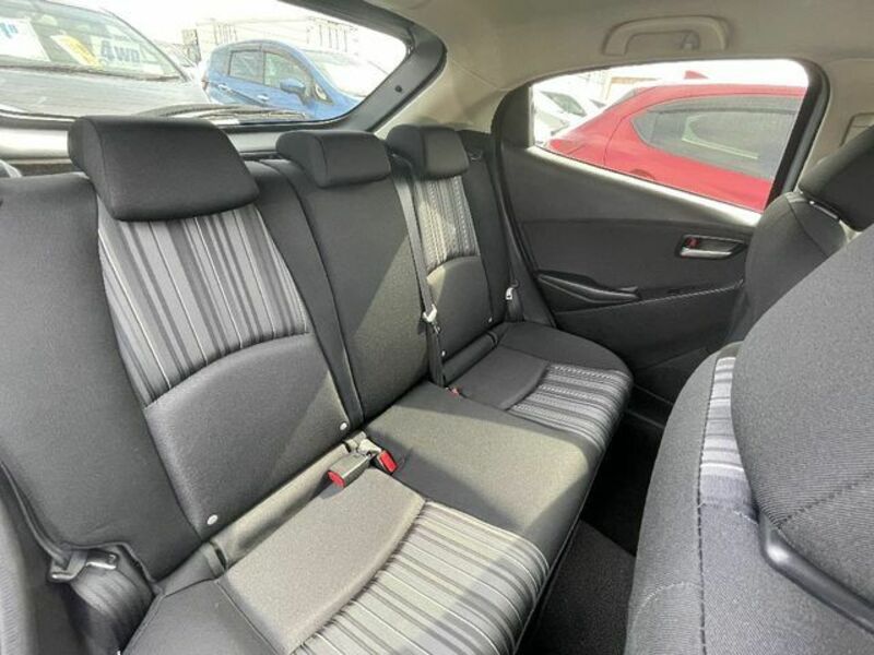 MAZDA2