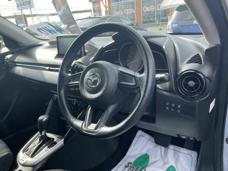 MAZDA2