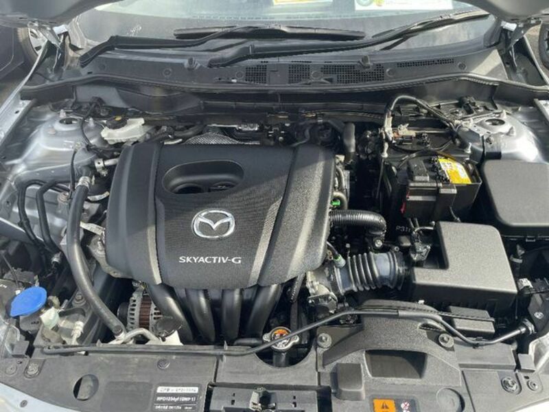 MAZDA2