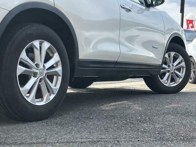 X-TRAIL