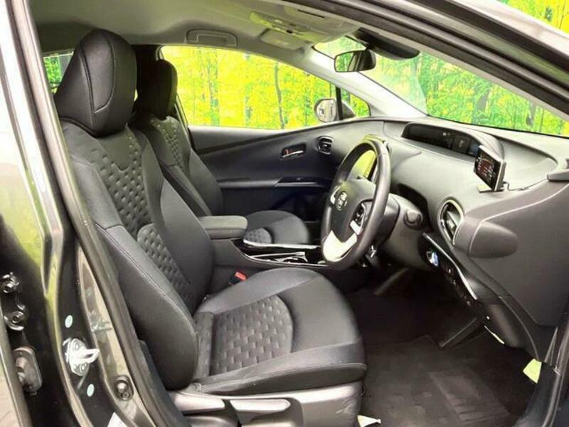 PRIUS PHV