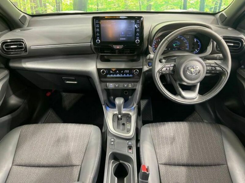 YARIS CROSS