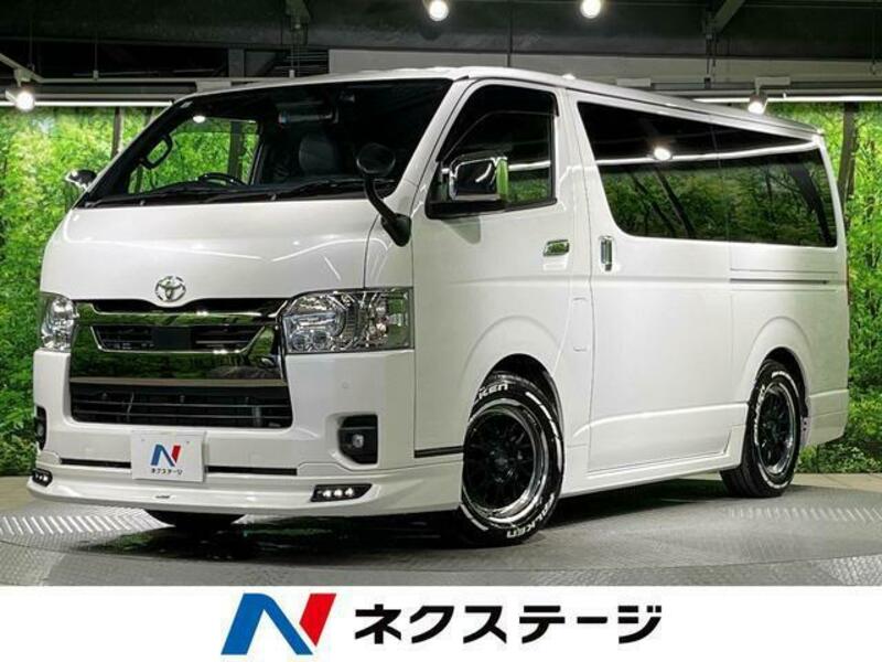 TOYOTA HIACE VAN